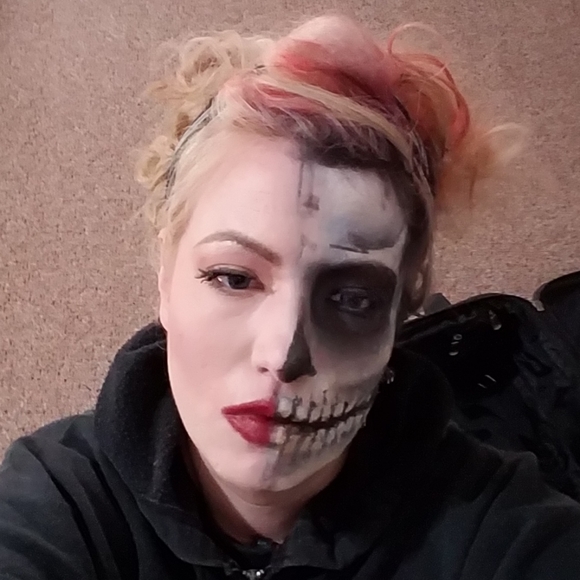 Meet your Posher, Ella - Picture 1 of 3